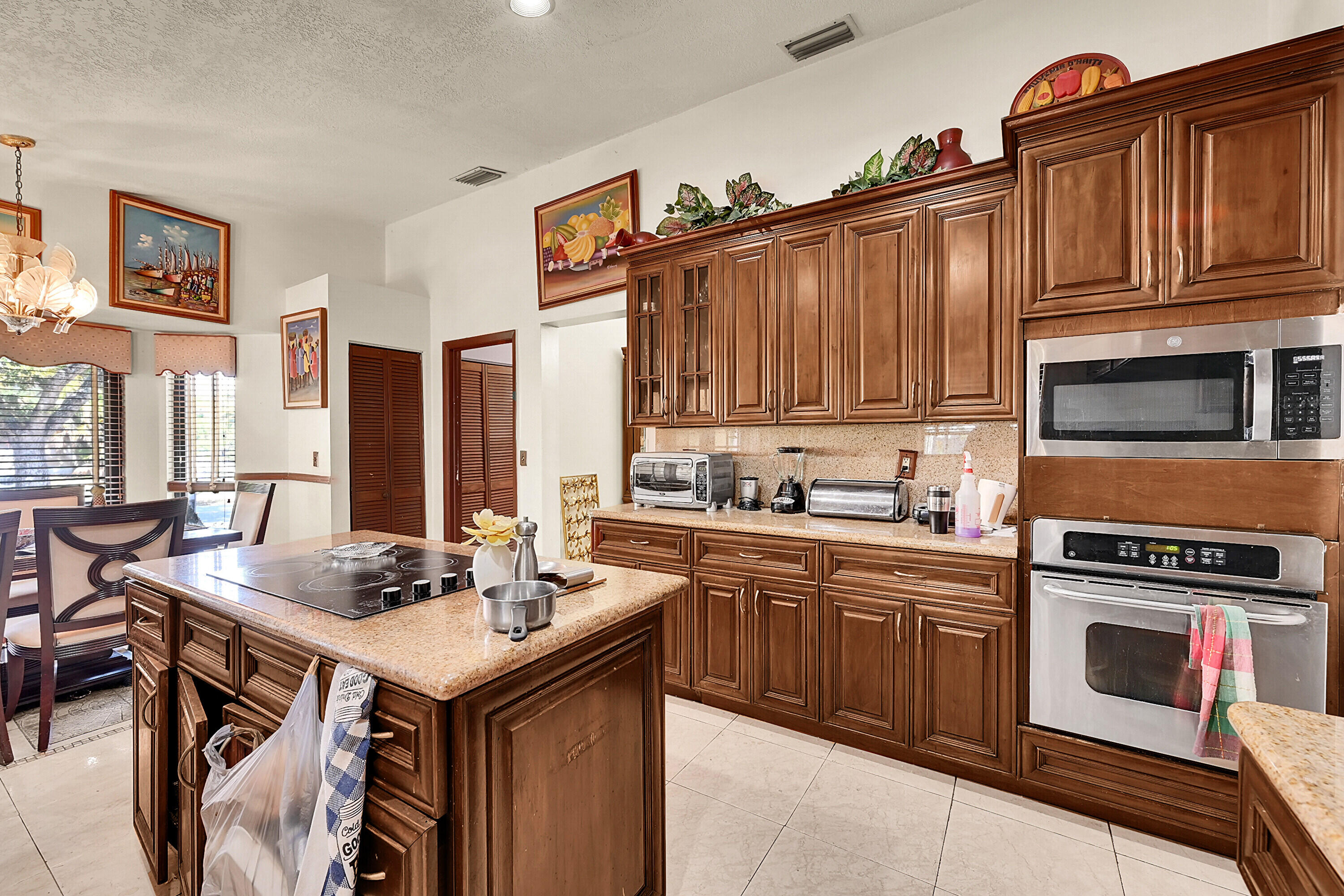 5172 Northwest 84th Road Coral Springs, FL 33067 - Photo 14 of 38 51_16_1 (11)