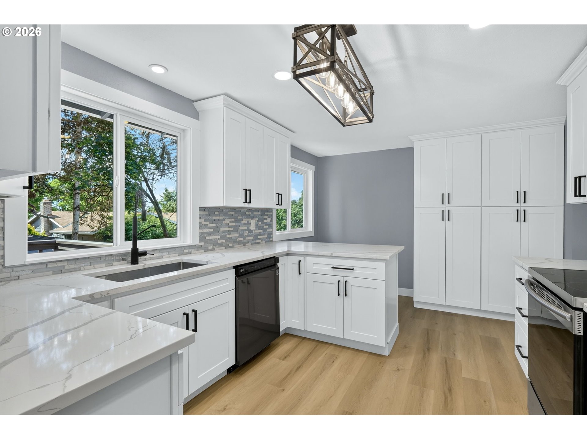 5685 Southwest 207th Avenue Beaverton, OR 97078 - Photo 11 of 43 Kitchen