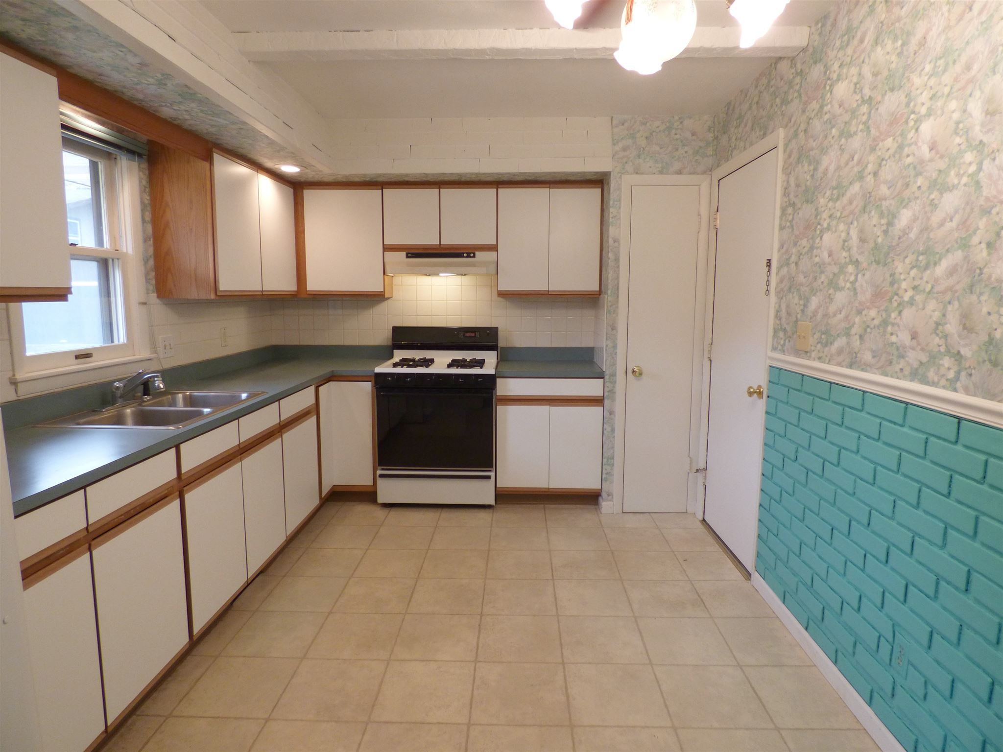 24530 Adams Road South Bend, IN 46628 - Photo 8 of 36