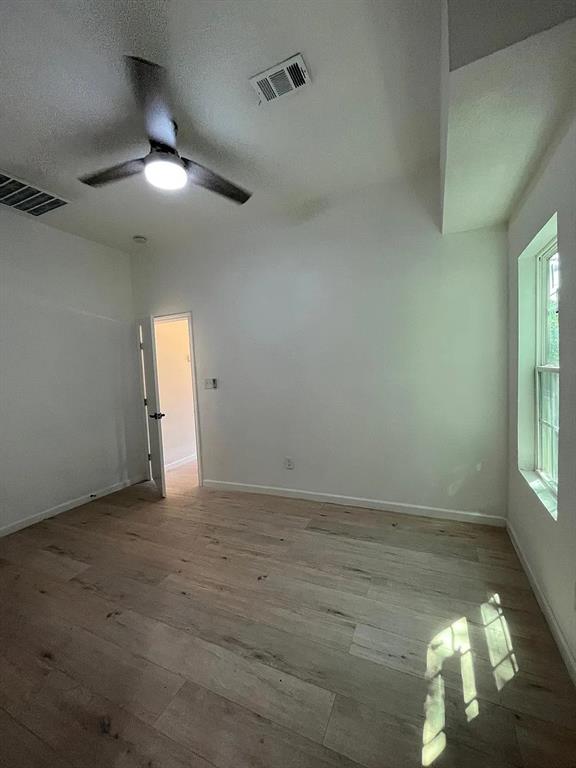 2851 Casey Street Dallas, TX 75215 - Photo 10 of 22 an empty room with window