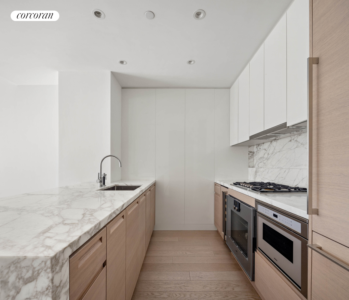 30 Riverside Boulevard, Unit 21G Manhattan, NY 10069 - Photo 2 of 14