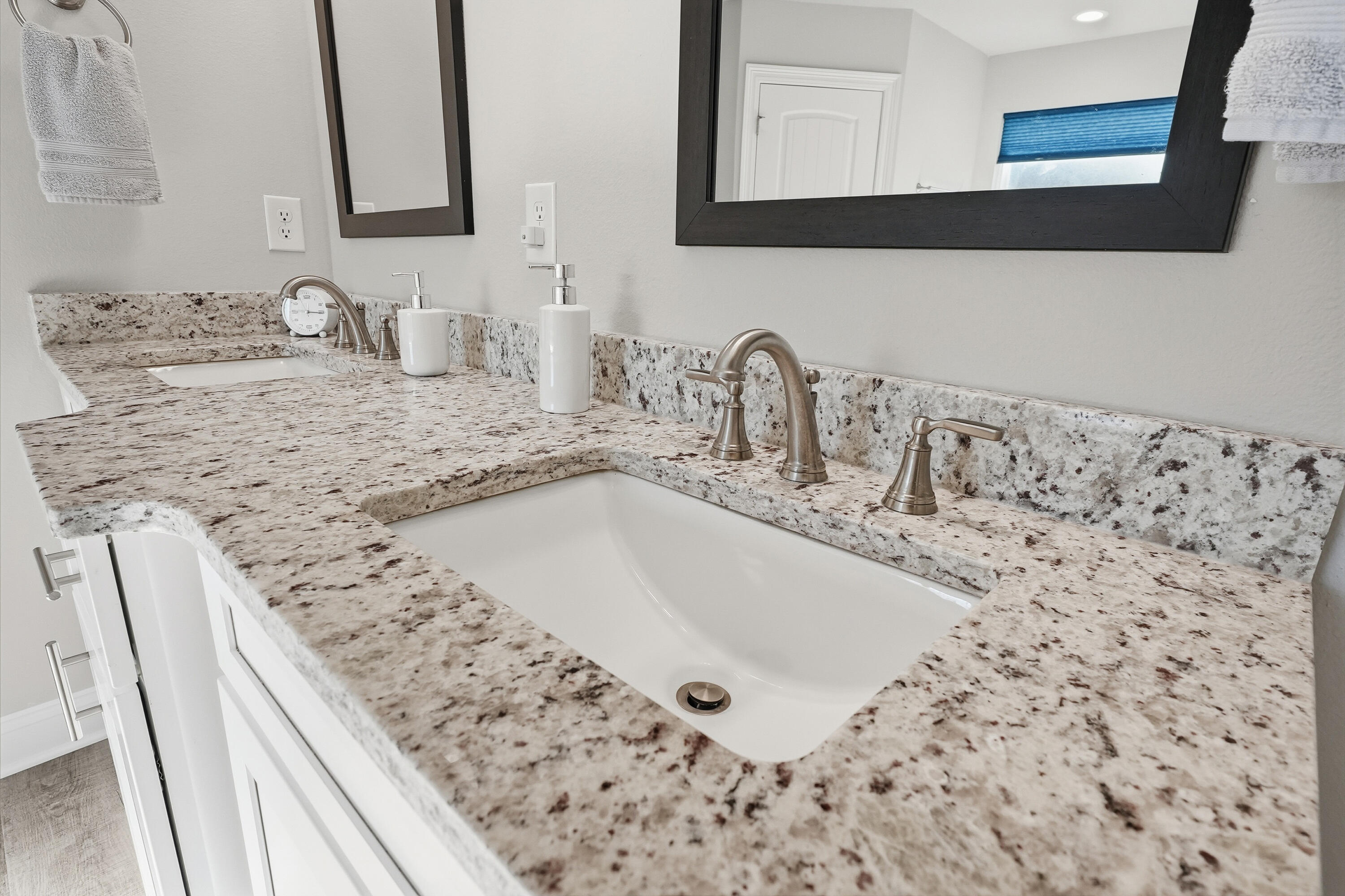 7434 Gordon Evans Road Navarre, FL 32566 - Photo 30 of 51 a bathroom with a bathtub and a sink