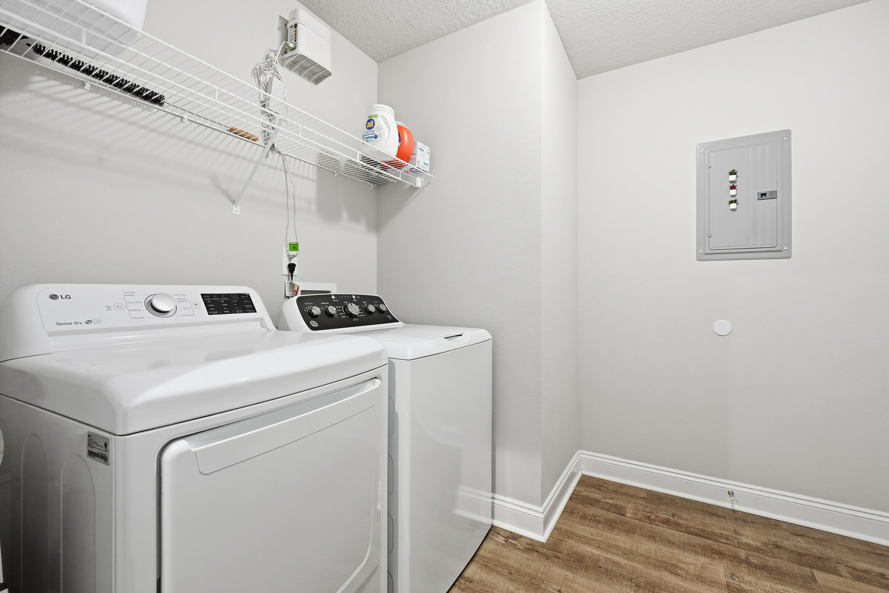 7434 Gordon Evans Road Navarre, FL 32566 - Photo 41 of 51 a utility room with dryer and washer