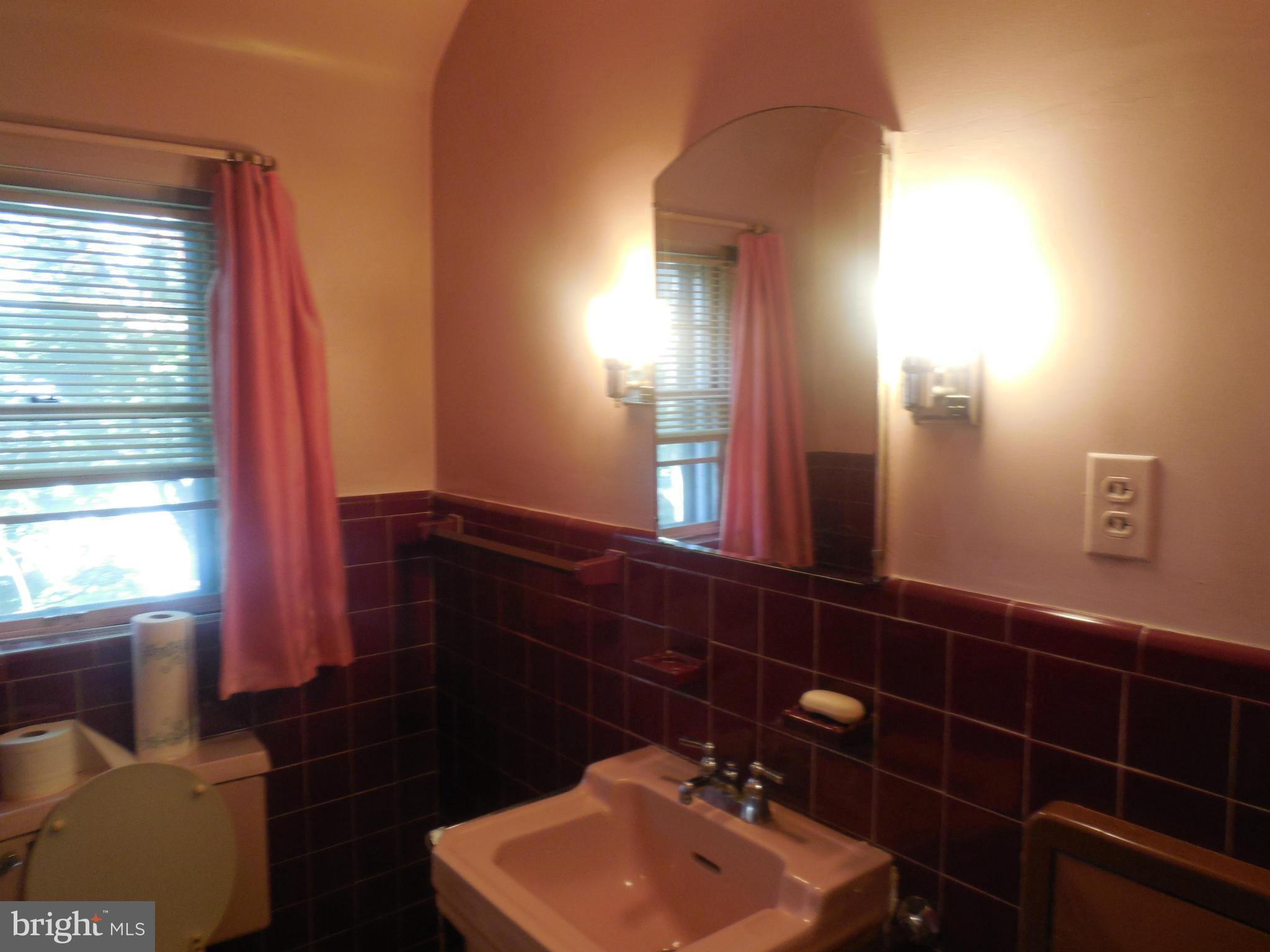 312 Baltimore Road Rockville, MD 20850 - Photo 12 of 22 Bath