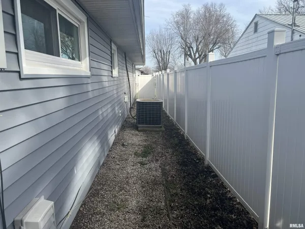 $145,000 | 610 Sandusky Street, Jacksonville, IL 62650