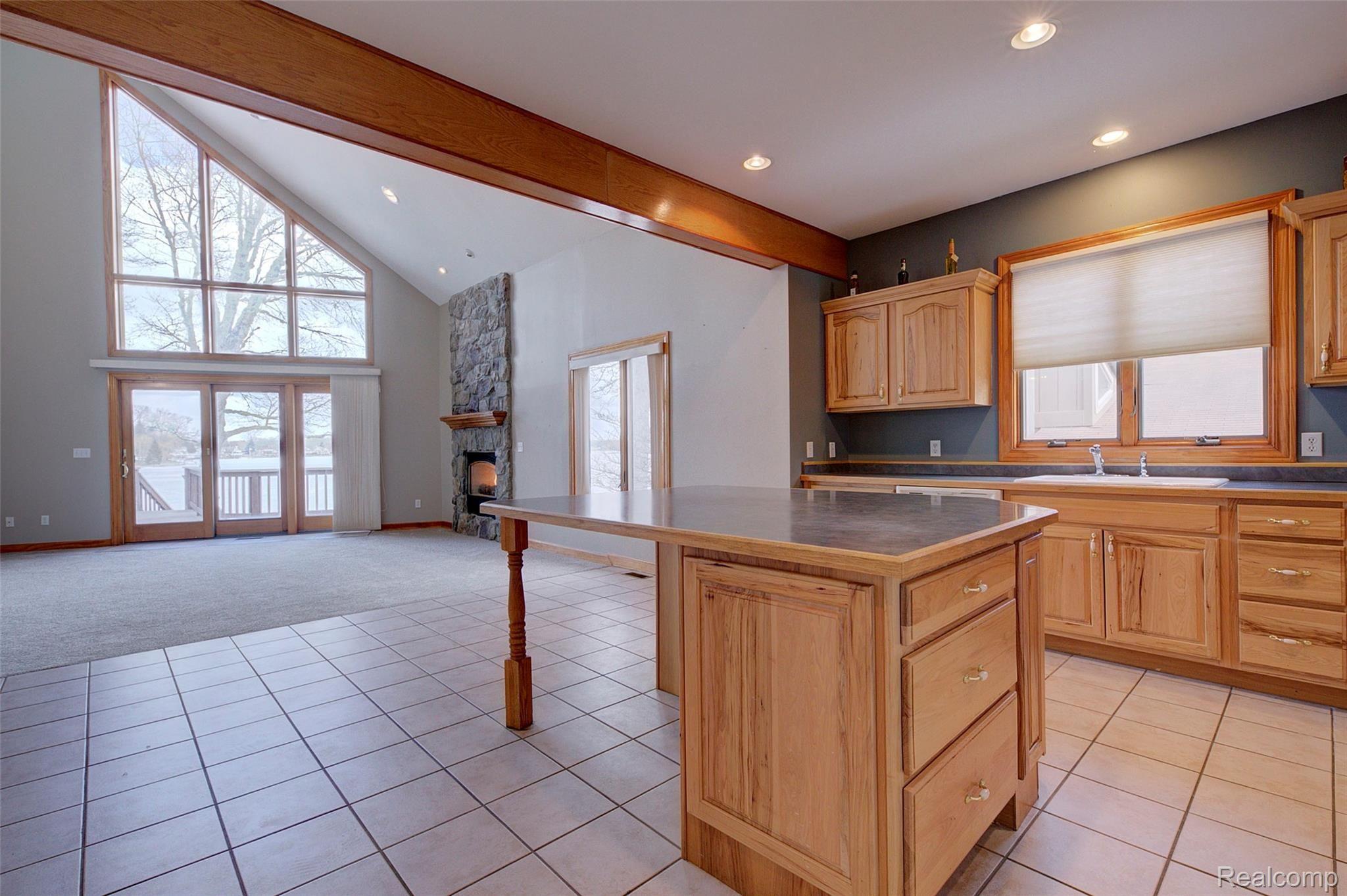7154 Hatchery Road Waterford, MI 48327 - Photo 10 of 80 KITCHEN