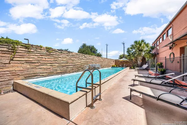 $241,000 | 1401 South Flores Street, Unit 409, San Antonio, TX 78204