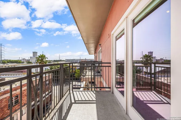 $241,000 | 1401 South Flores Street, Unit 409, San Antonio, TX 78204