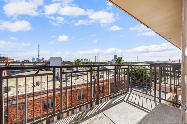 $241,000 | 1401 South Flores Street, Unit 409, San Antonio, TX 78204