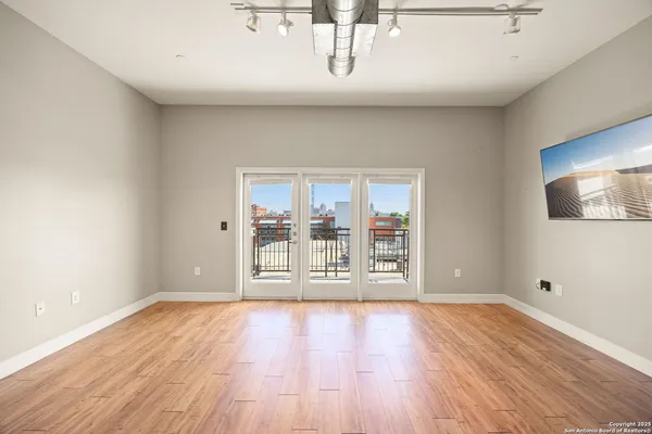 $241,000 | 1401 South Flores Street, Unit 409, San Antonio, TX 78204