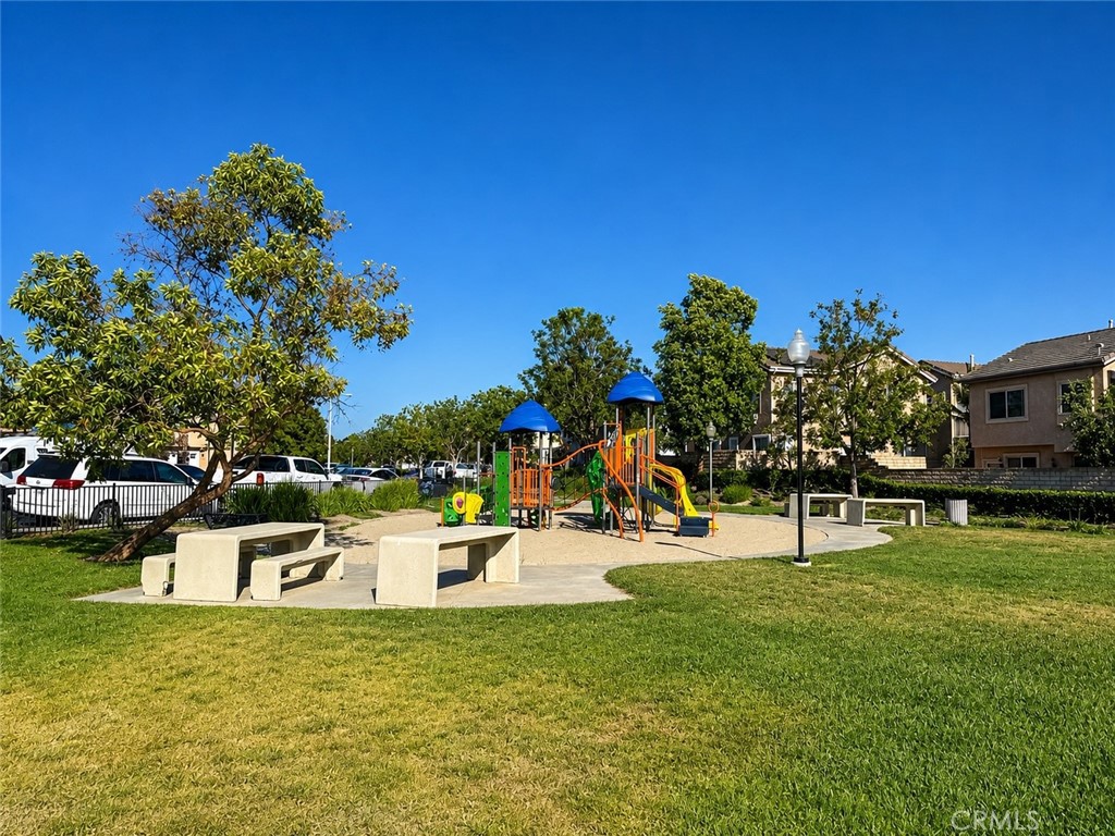 292 Edgemire Lane Simi Valley, CA 93065 - Photo 43 of 45