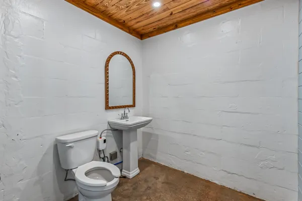 $375,000 | 82 Coastal Highway, Panacea, FL 32346