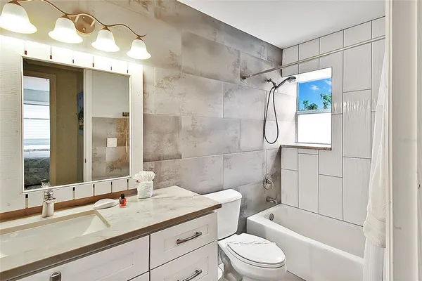 $8,200 | 1343 Siesta Bayside Drive, Unit 1343C, Sarasota, FL 34242