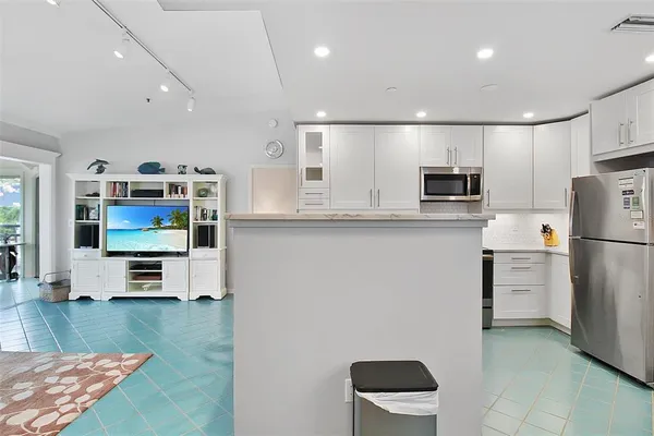 $8,200 | 1343 Siesta Bayside Drive, Unit 1343C, Sarasota, FL 34242