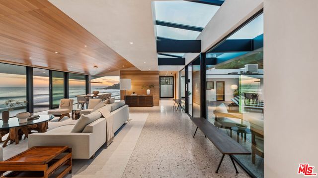 $19,499,000 | 31388 Broad Beach Road, Malibu, CA 90265