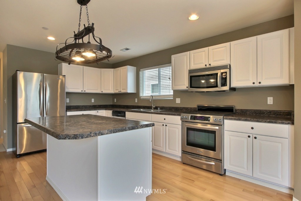 1363 Foreman Road DuPont, WA 98327 - Photo 3 of 15