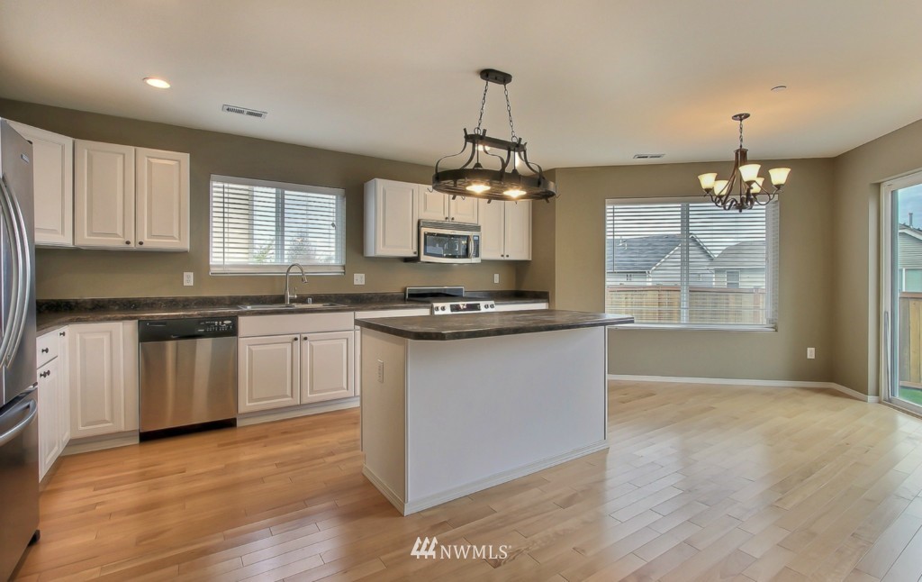 1363 Foreman Road DuPont, WA 98327 - Photo 4 of 15