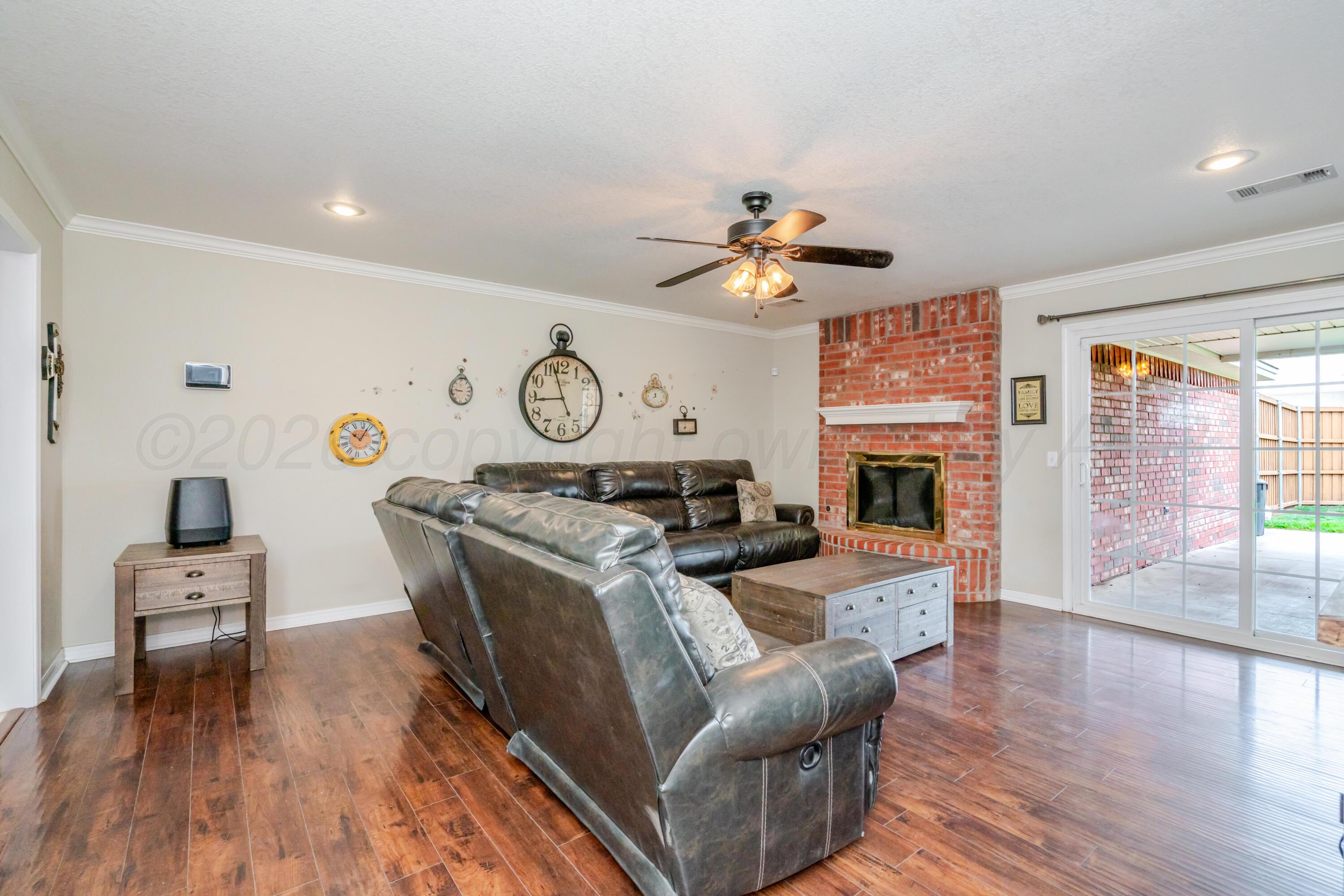 6108 Rutgers Street Amarillo, TX 79109 - Photo 5 of 32 Living 1