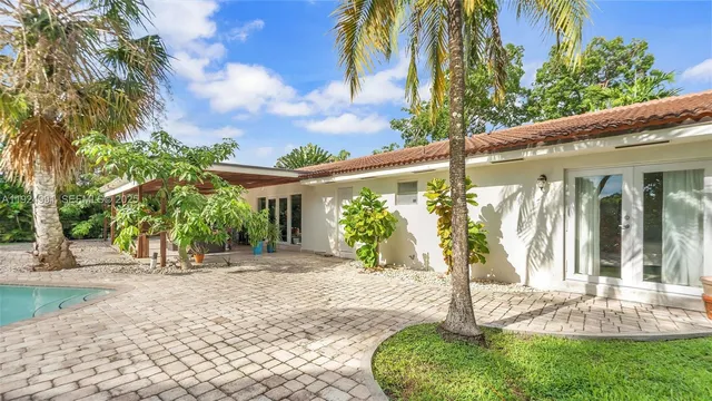 $1,399,000 | 9220 Southwest 94th Place, Miami, FL 33176