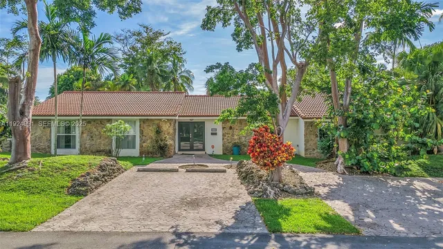 $1,399,000 | 9220 Southwest 94th Place, Miami, FL 33176