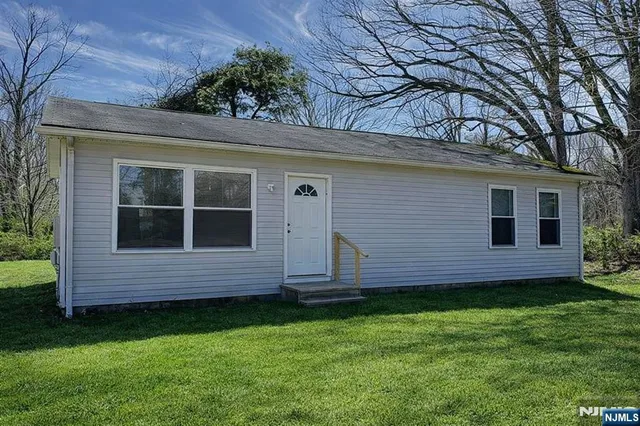 $219,000 | 434 Clarks Pond Road, Bridgeton, NJ 08302