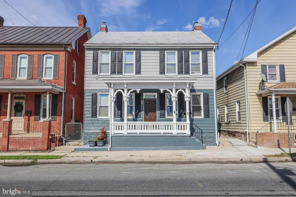 $240,000 | 8 Carlisle Street, New Oxford, PA 17350