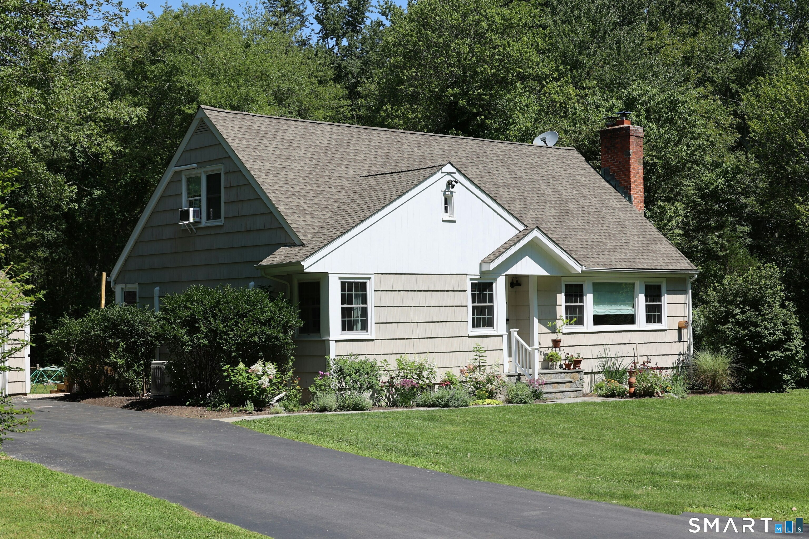 18 Head Of Meadow Road Newtown, CT 06470 - Photo 11 of 40