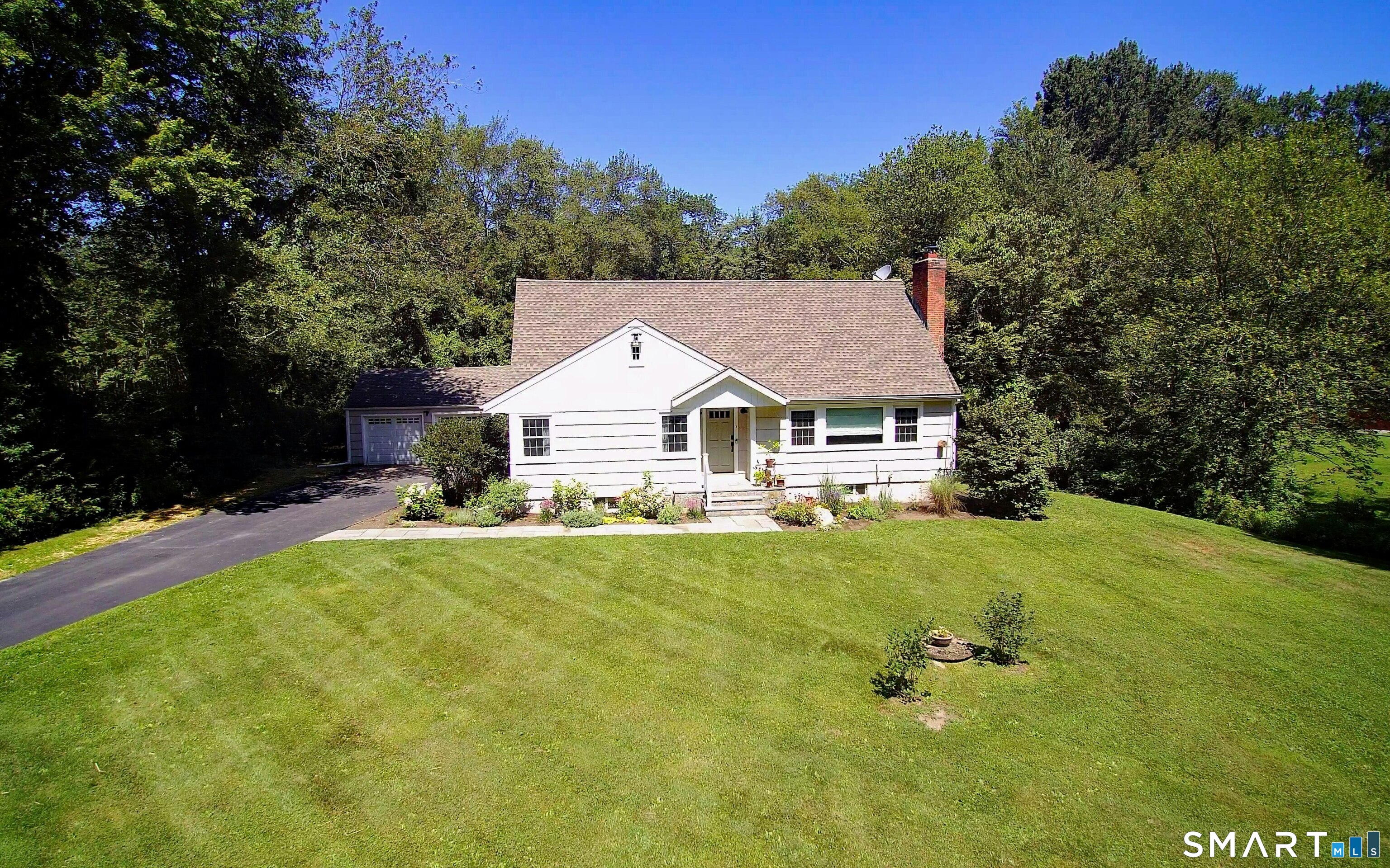 18 Head Of Meadow Road Newtown, CT 06470 - Photo 2 of 40