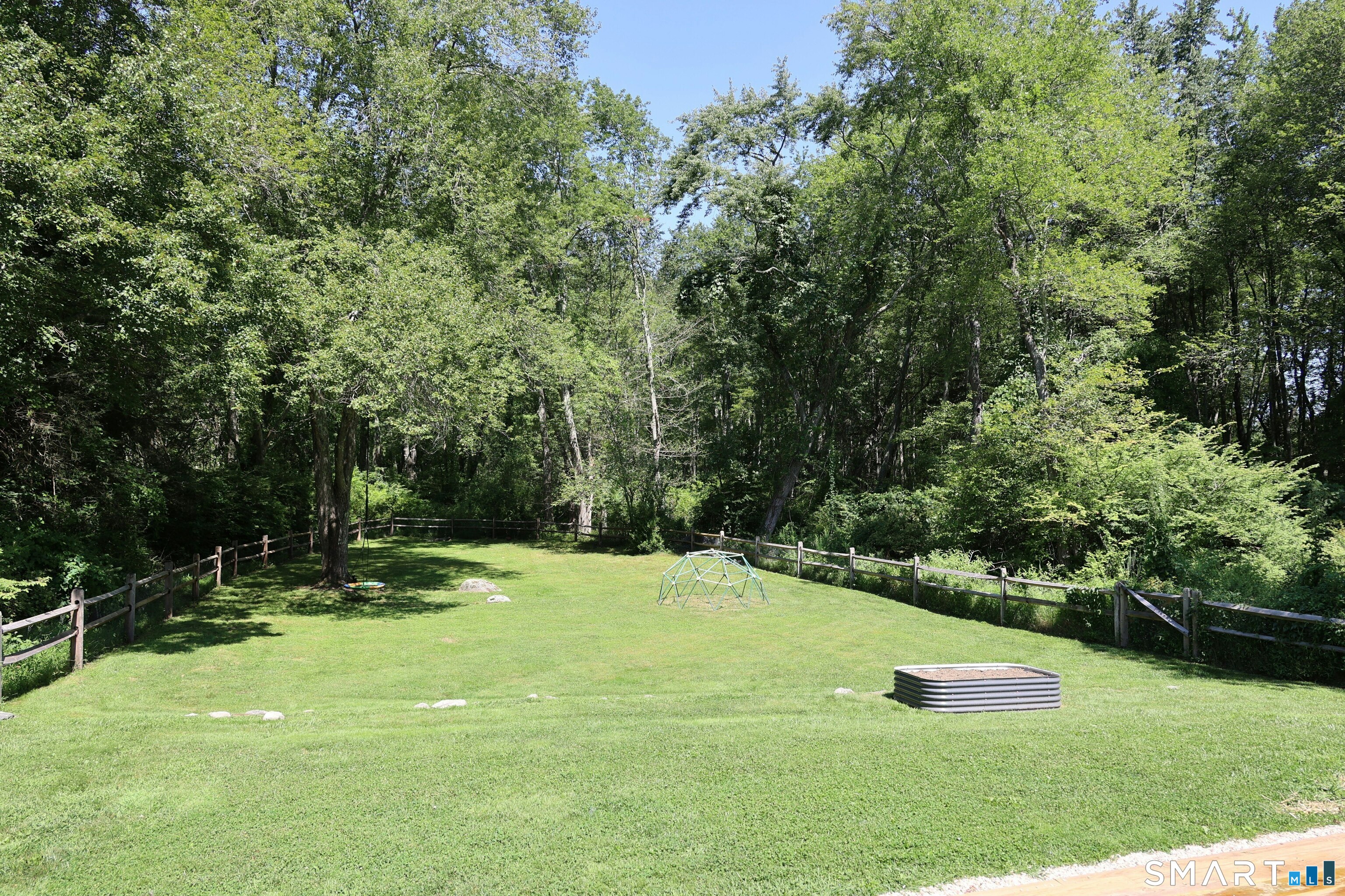 18 Head Of Meadow Road Newtown, CT 06470 - Photo 5 of 40