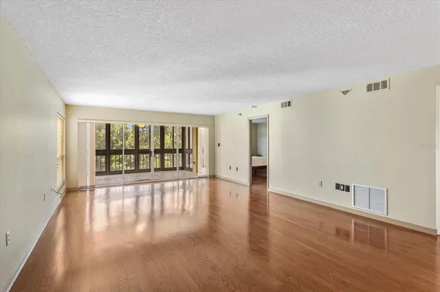 $455,000 | 204 Quayside Circle, Unit 304, Maitland, FL 32751