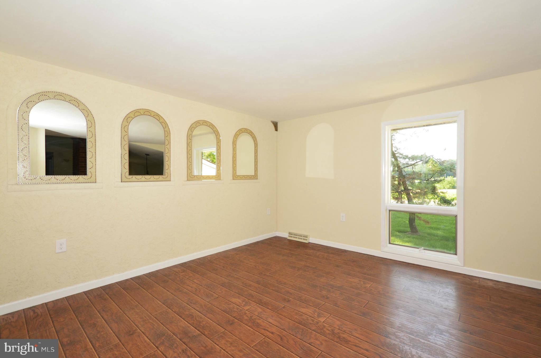 2041 Durham Road Fallston, MD 21047 - Photo 6 of 30 Living Room