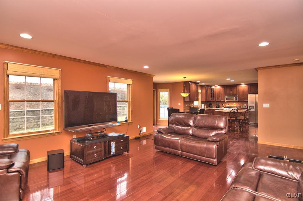 318 Edgemont Road Stroudsburg, PA 18360 - Photo 32 of 48 Gallery Image 32