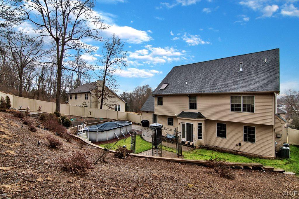 318 Edgemont Road Stroudsburg, PA 18360 - Photo 4 of 48 Gallery Image 4