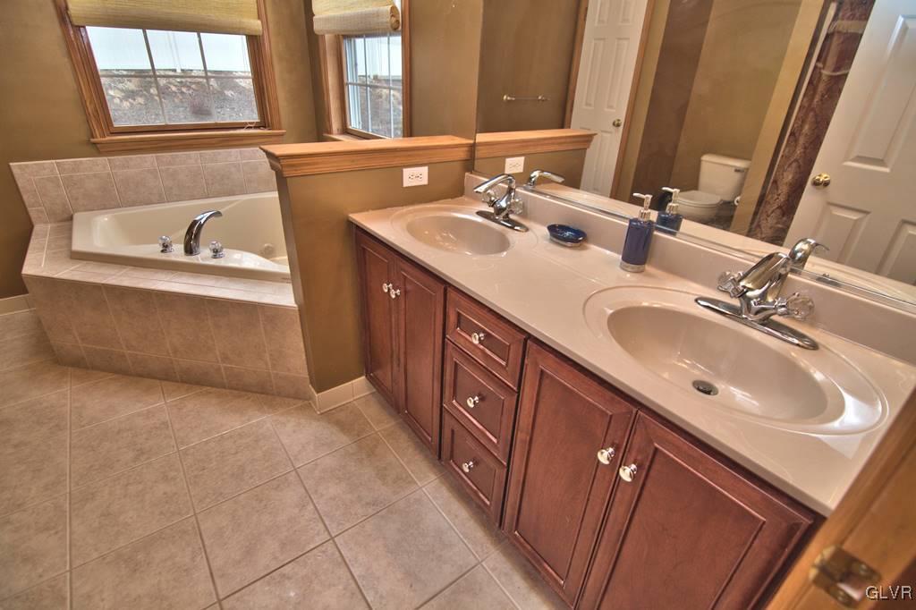 318 Edgemont Road Stroudsburg, PA 18360 - Photo 44 of 48 Gallery Image 44