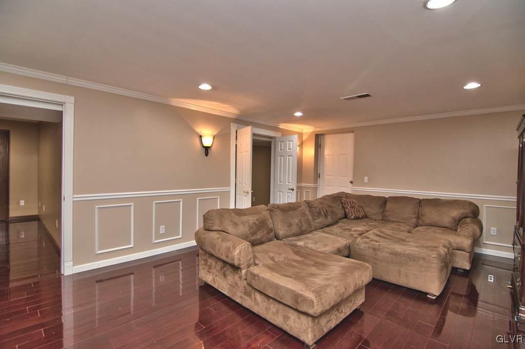 318 Edgemont Road Stroudsburg, PA 18360 - Photo 45 of 48 Gallery Image 45