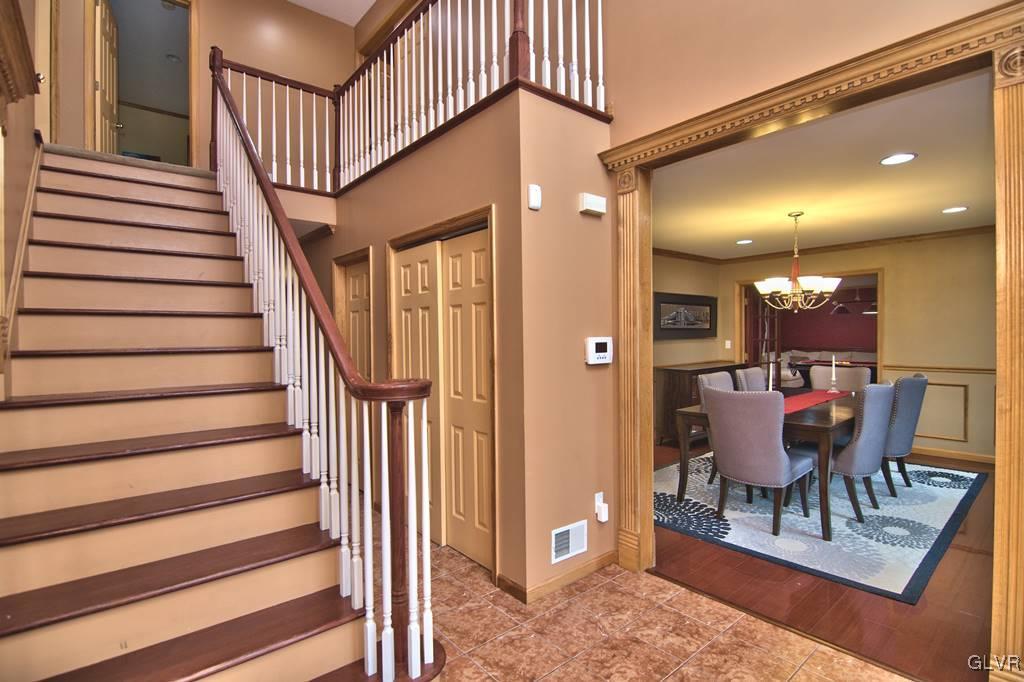 318 Edgemont Road Stroudsburg, PA 18360 - Photo 7 of 48 Gallery Image 7