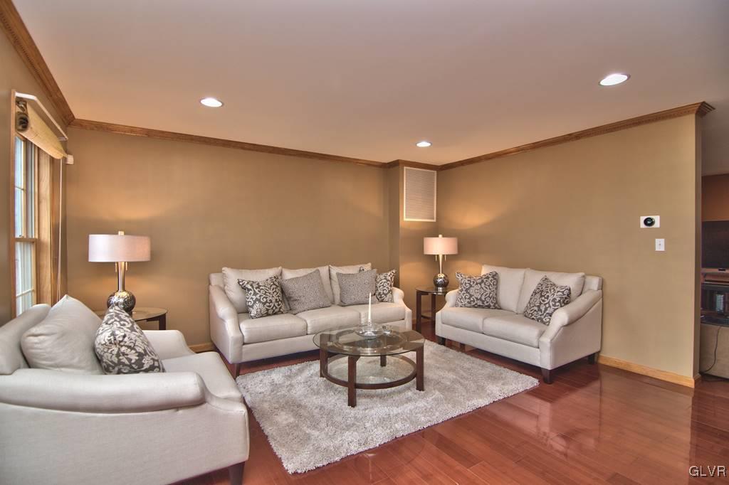 318 Edgemont Road Stroudsburg, PA 18360 - Photo 8 of 48 Gallery Image 8