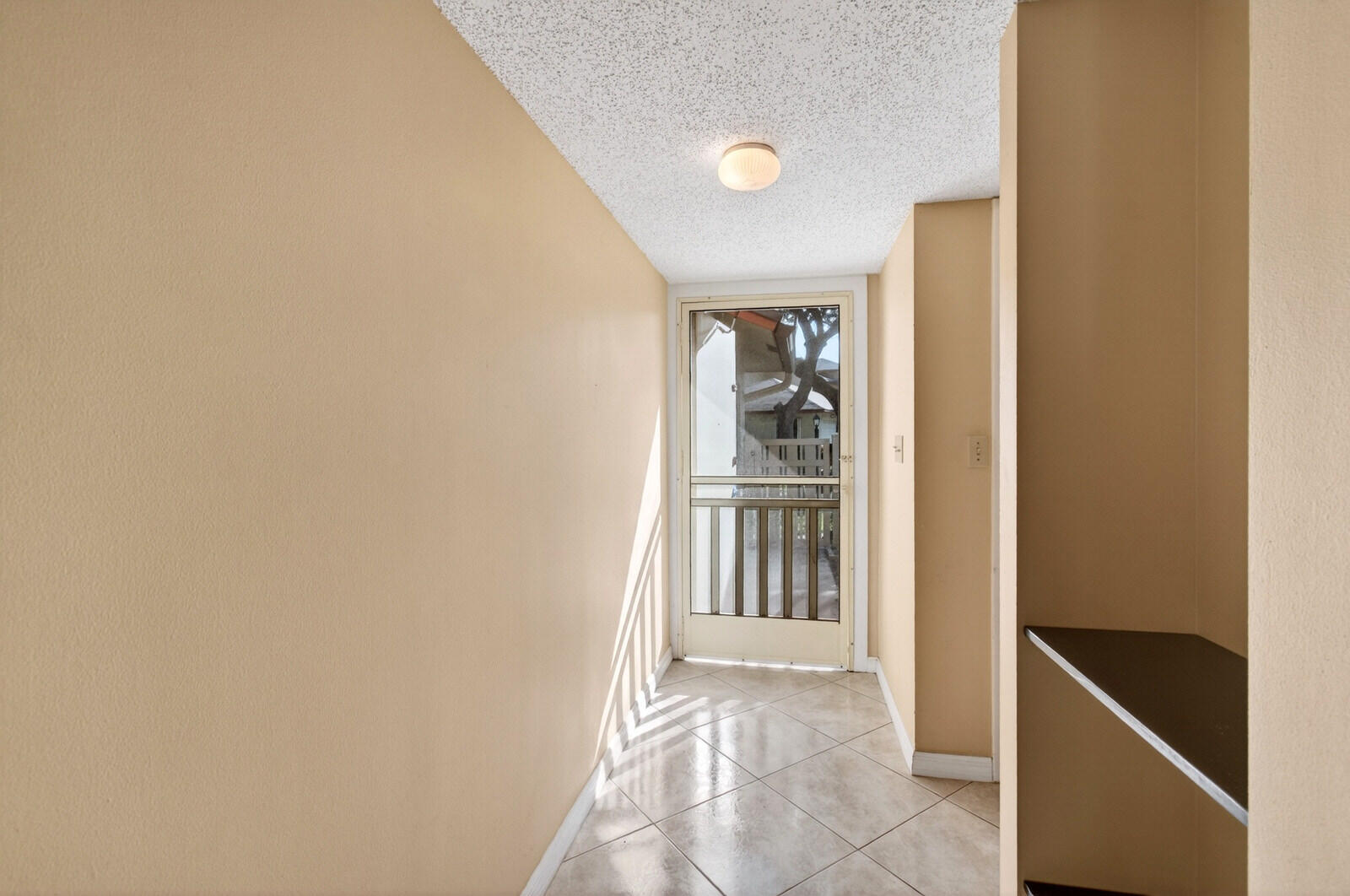 3951 Northeast 19th Road, Unit 1701 Pompano Beach, FL 33064 - Photo 16 of 82 DSC_6391