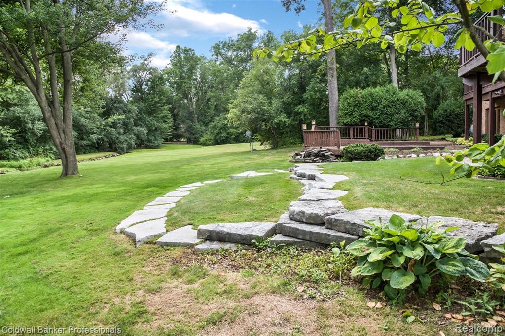 135 West Hickory Grove Road Bloomfield Hills, MI 48304 - Photo 42 of 42