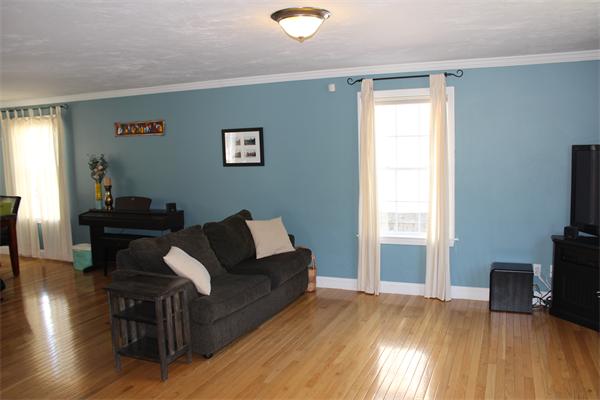 334 Massasoit Road Worcester, MA 01604 - Photo 10 of 16 Gallery Image 10