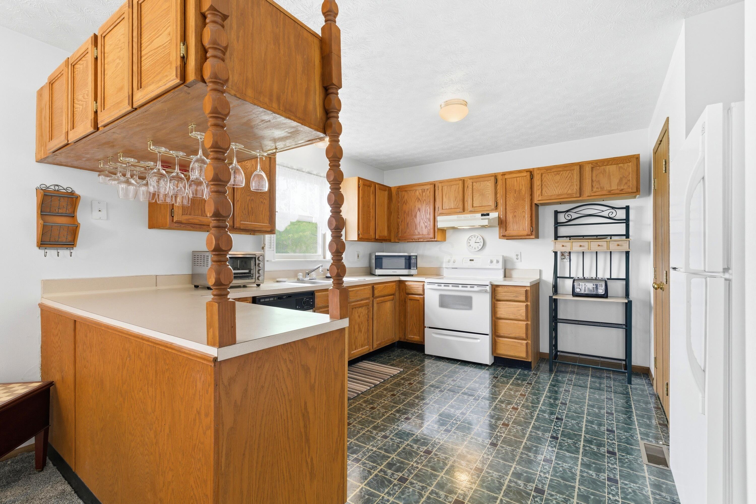 2742 Woodcroft Road Columbus, OH 43204 - Photo 11 of 38