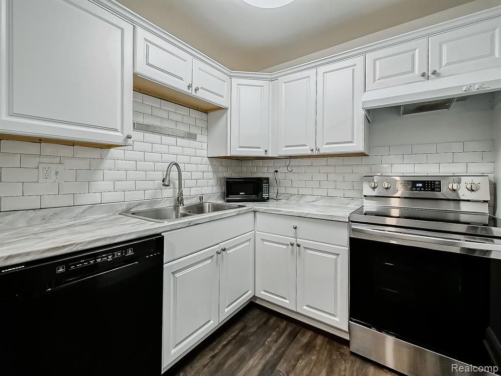 4905 South Crooks Road Royal Oak, MI 48073 - Photo 8 of 28