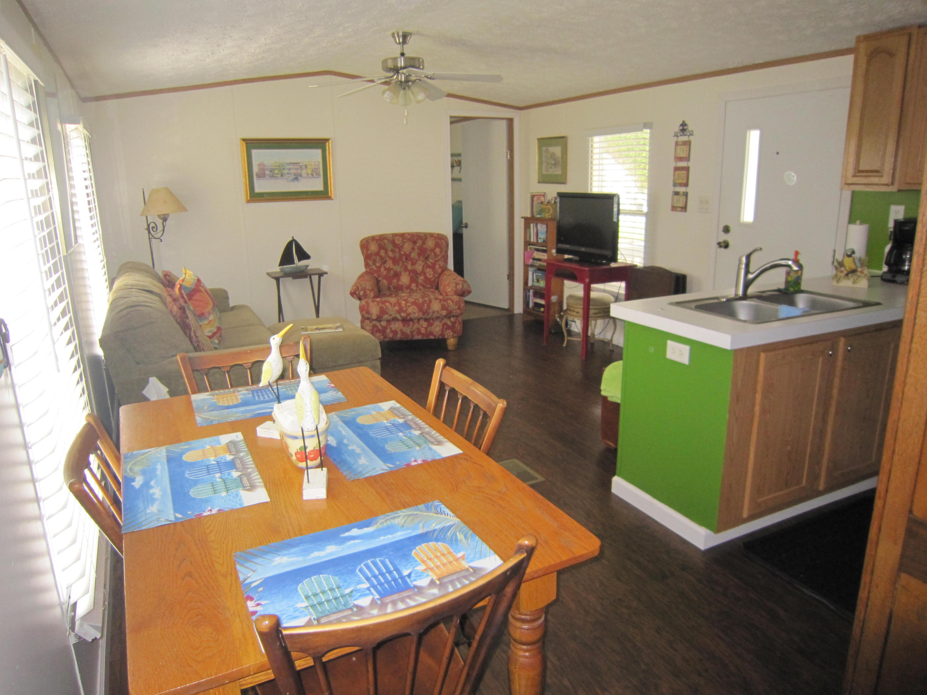 900 Black Oak Road Bonneau, SC 29431 - Photo 5 of 11 900 Black Oak Rd- Living Room view
