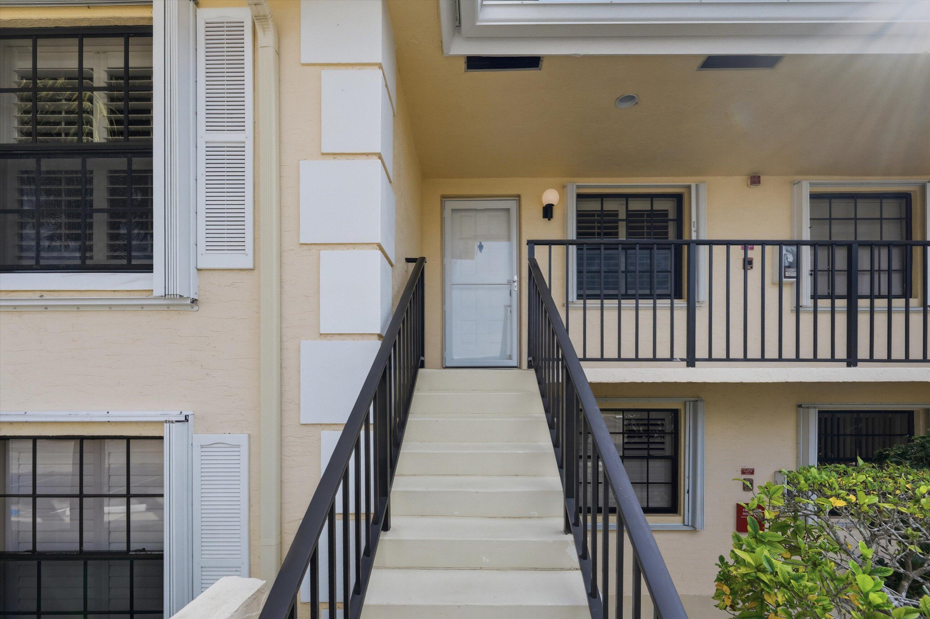 1102 Keystone Drive, Unit C Jupiter, FL 33458 - Photo 3 of 35 05-DSC_3283