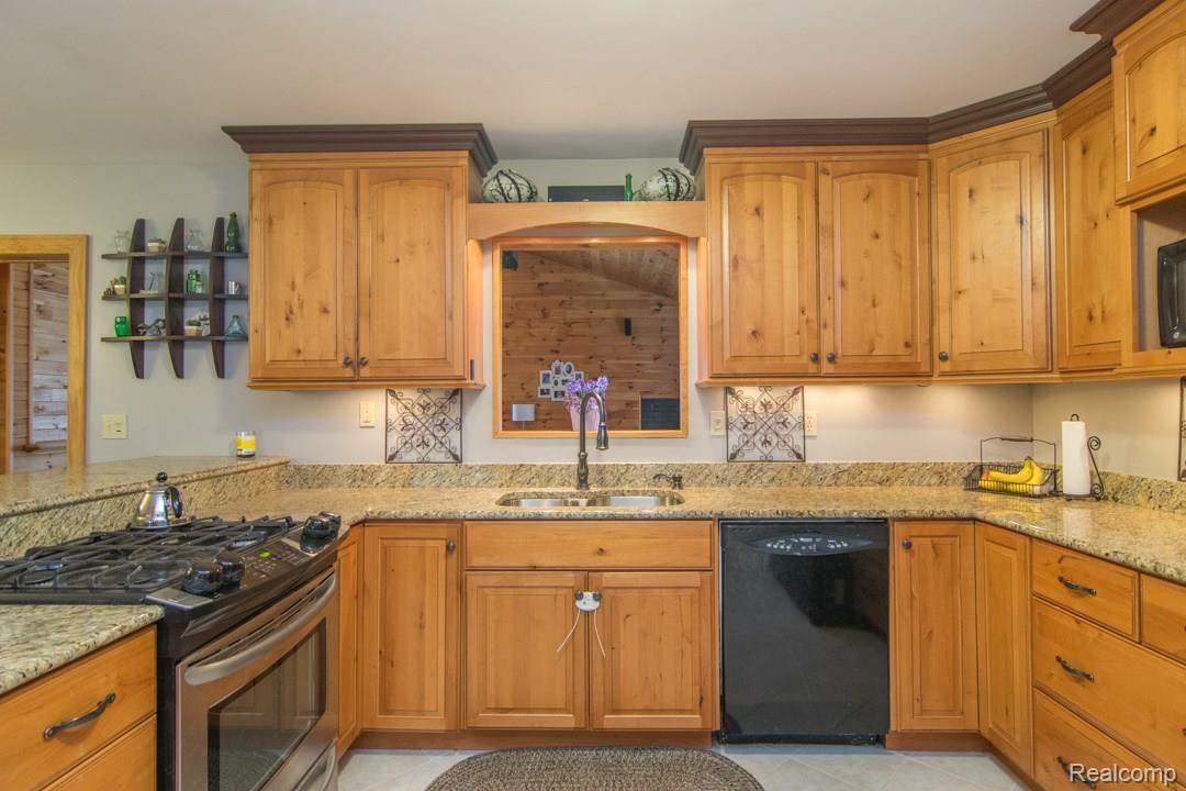 13550 Farm Road Belleville, MI 48111 - Photo 10 of 54 DSC_0919.jpg