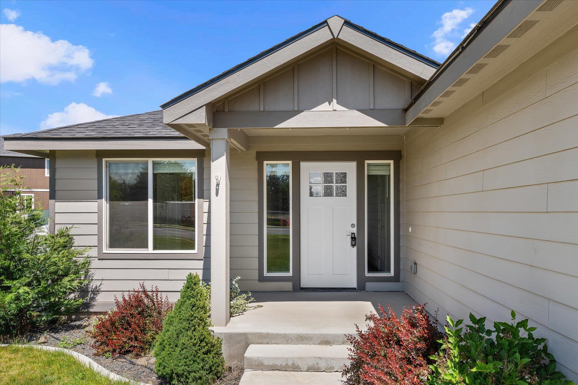 7702 North 5 Mile Road Spokane, WA 99208 - Photo 2 of 26