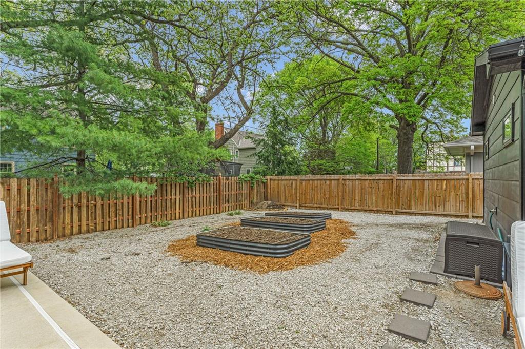 1506 University Drive Lawrence, KS 66044 - Photo 25 of 42