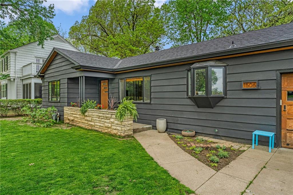 1506 University Drive Lawrence, KS 66044 - Photo 3 of 42