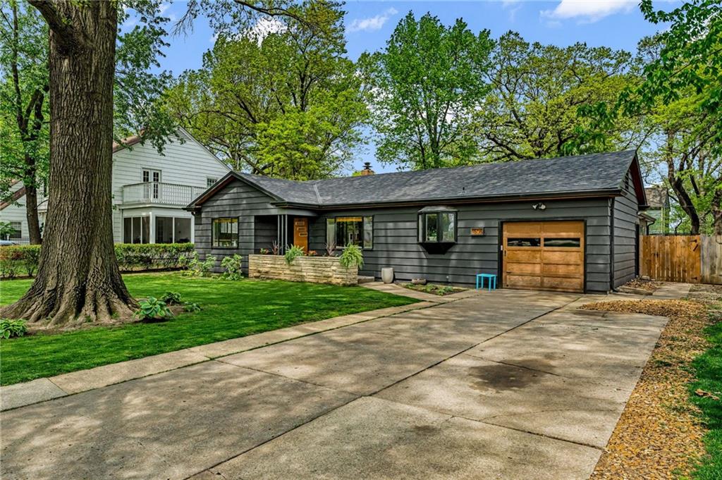 1506 University Drive Lawrence, KS 66044 - Photo 4 of 42