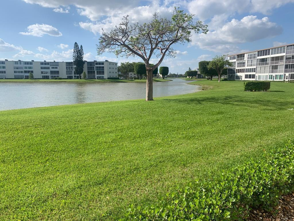 1099 Cornwall East, Unit 1099E Boca Raton, FL 33434 - Photo 1 of 8 Photo 1